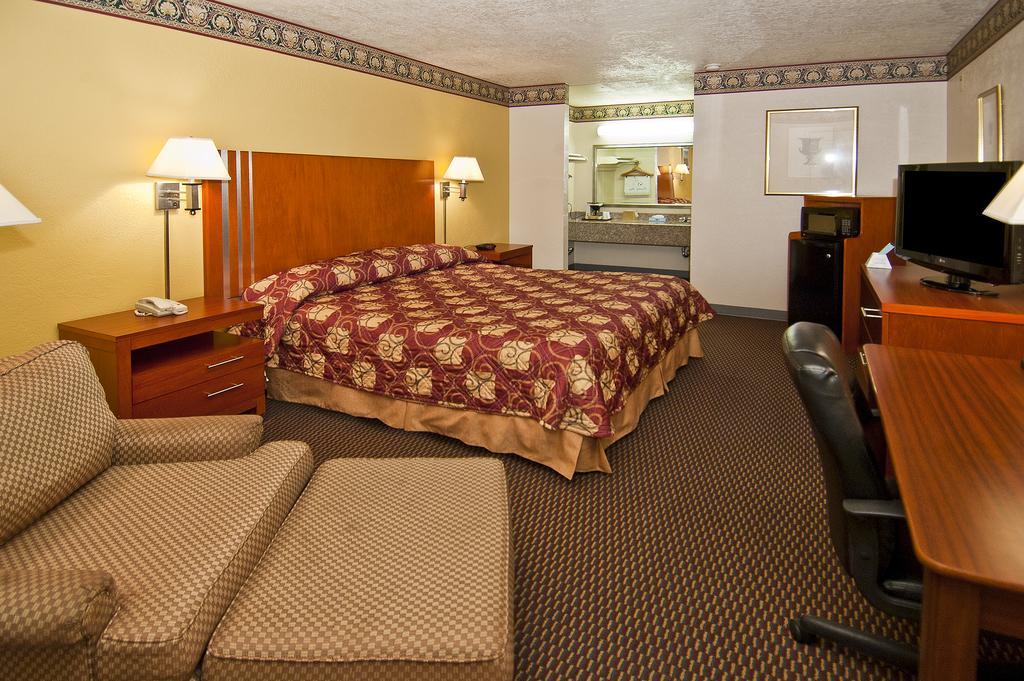 Winnie Inn And Suites Room photo