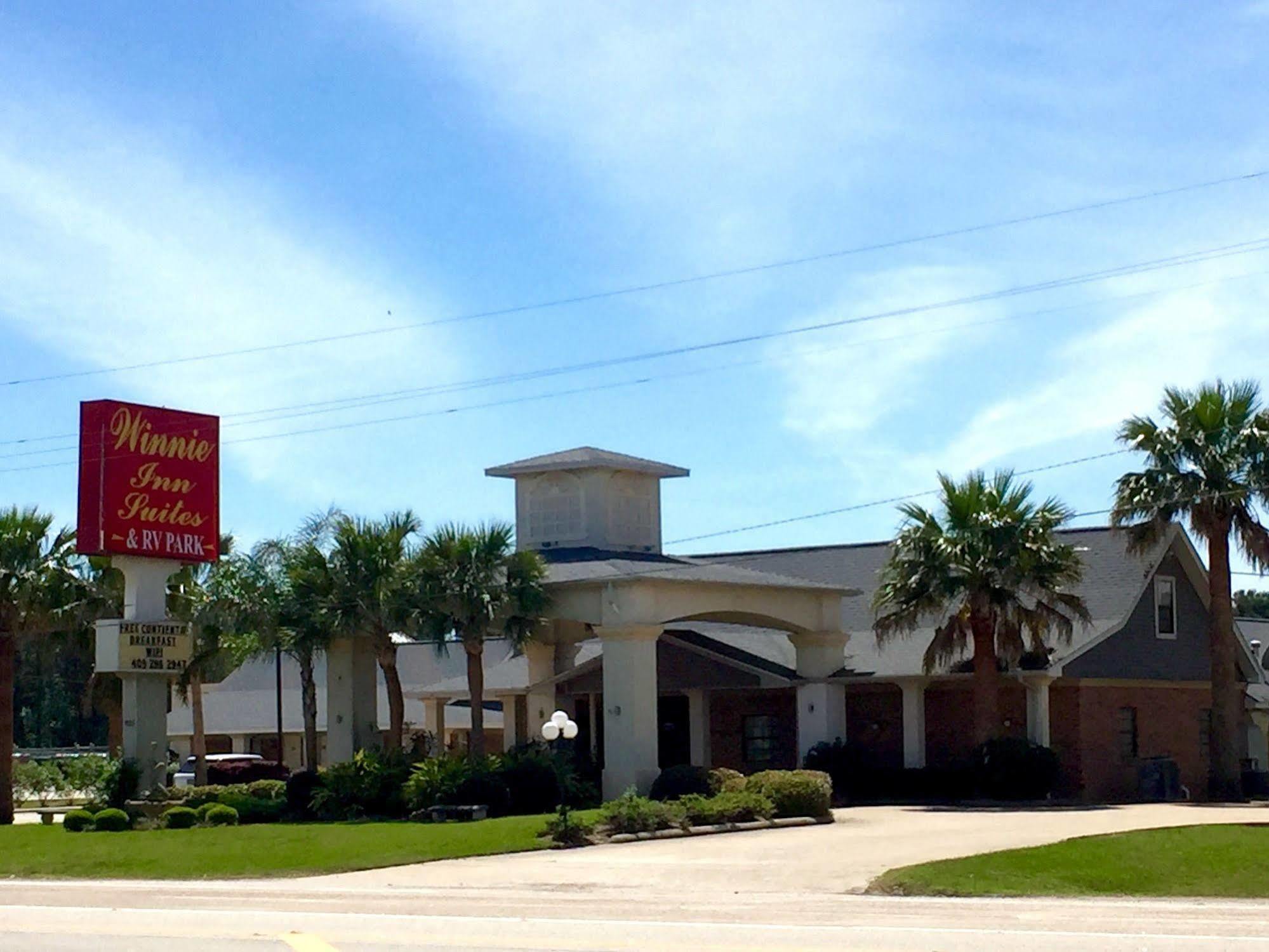 Winnie Inn And Suites Exterior photo